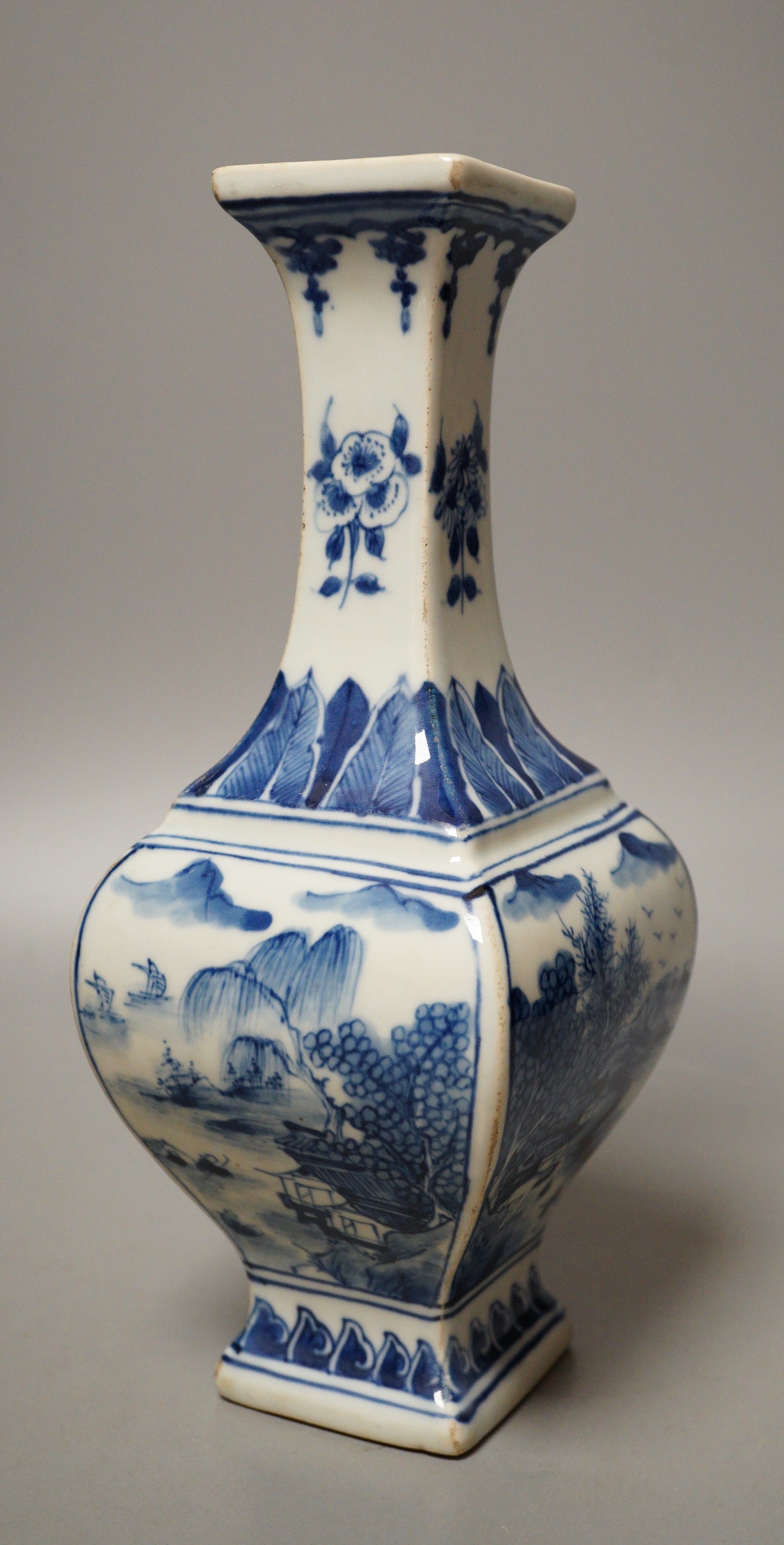 A Chinese blue and white vase, 23.5cm